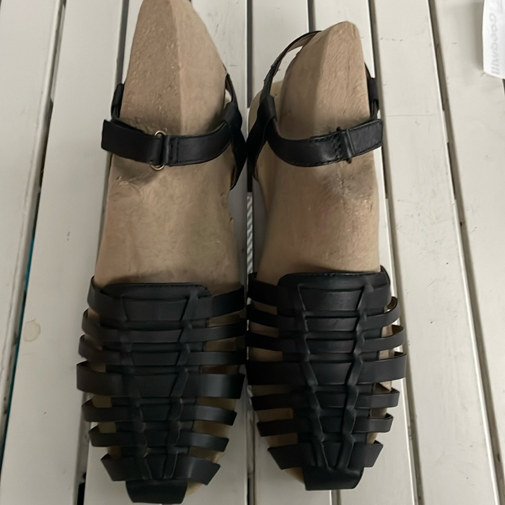 Clark’s Jaina sandals